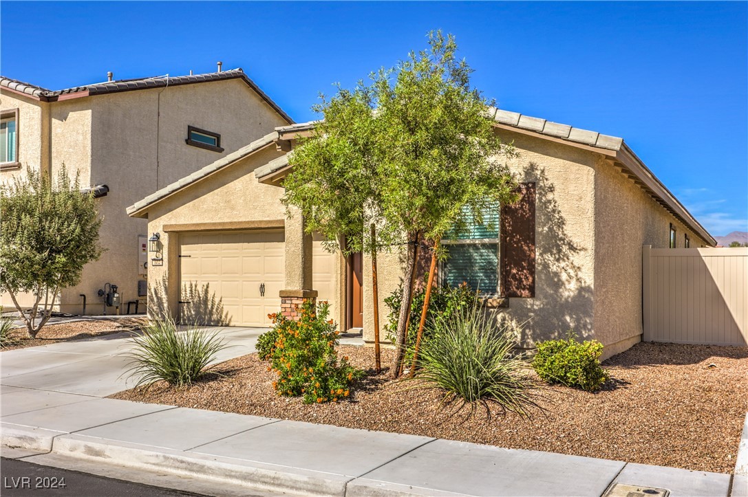 102 East Verde Way