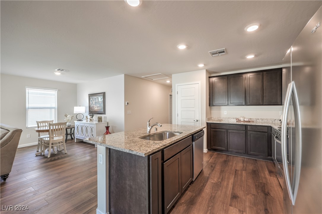 102 East Verde Way