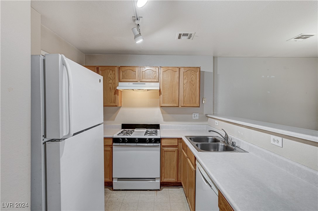 2528 Sierra Bello Avenue 104