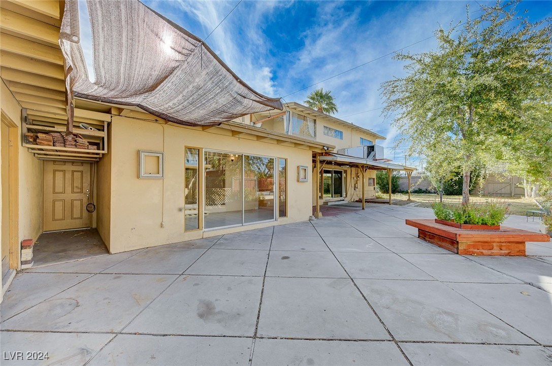 4304 Vegas Drive