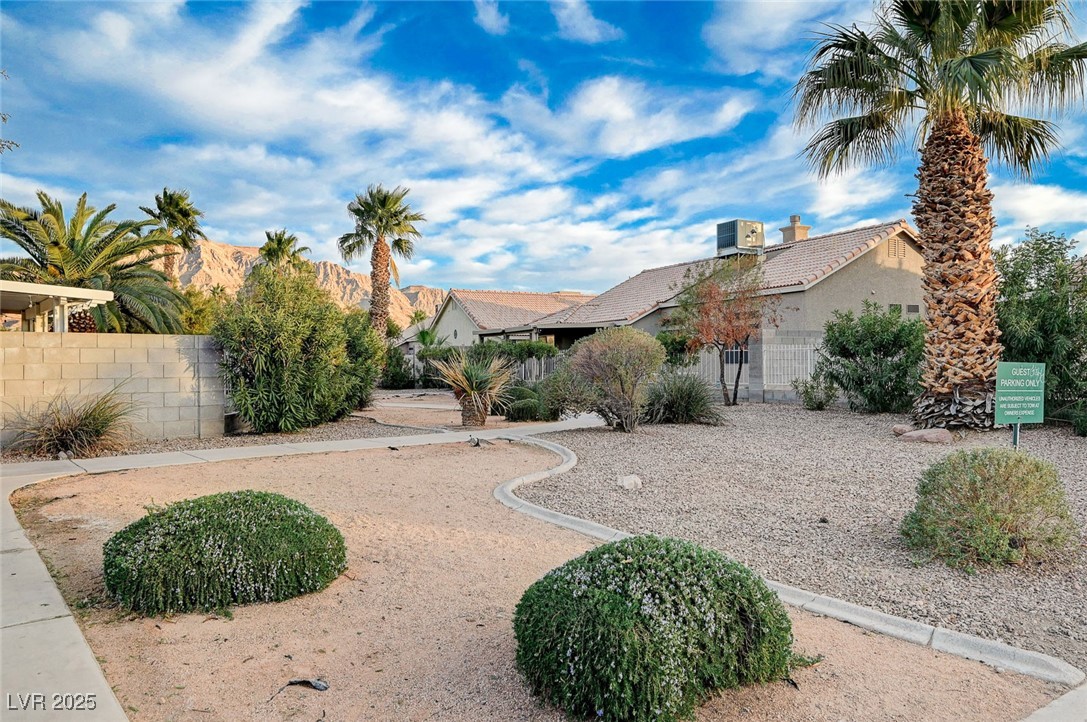 1565 Pasture Lane