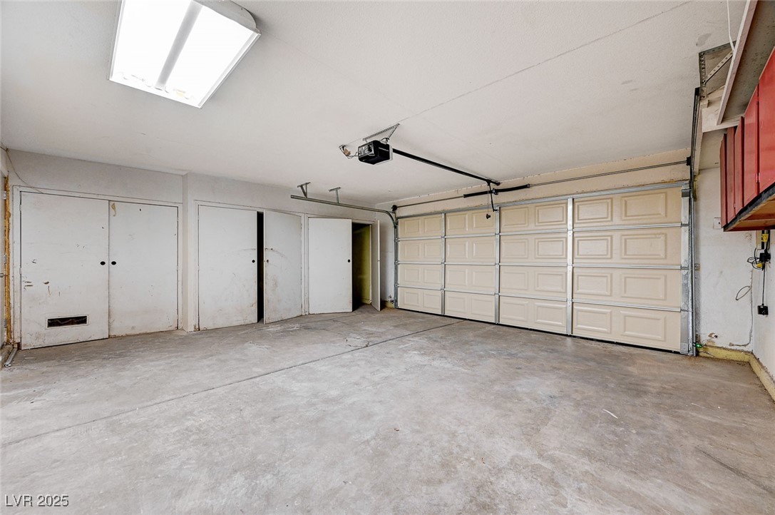 1565 Pasture Lane