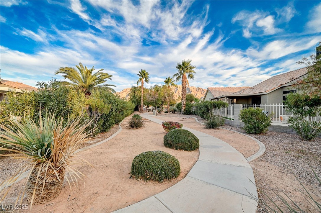 1565 Pasture Lane