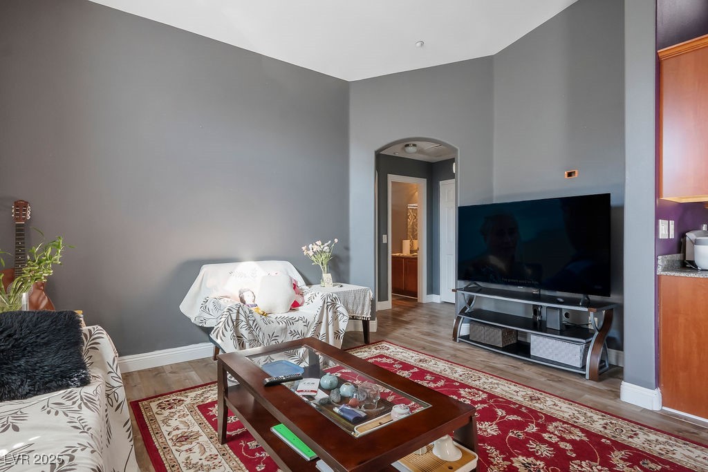 6040 Emma Bay Court 101