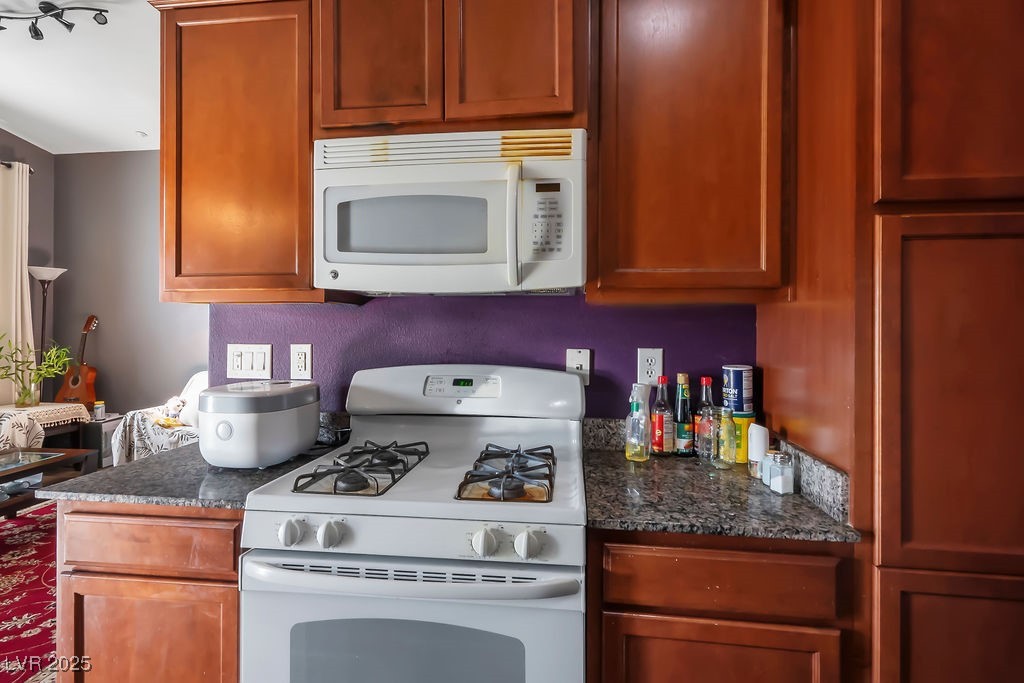 6040 Emma Bay Court 101