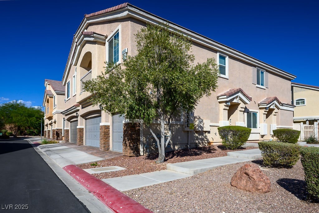 6040 Emma Bay Court 101