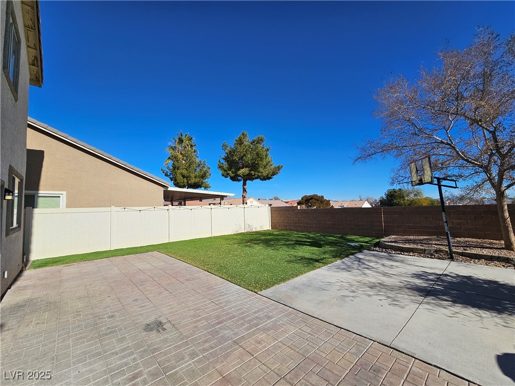 6524 Heavenly Moon Street