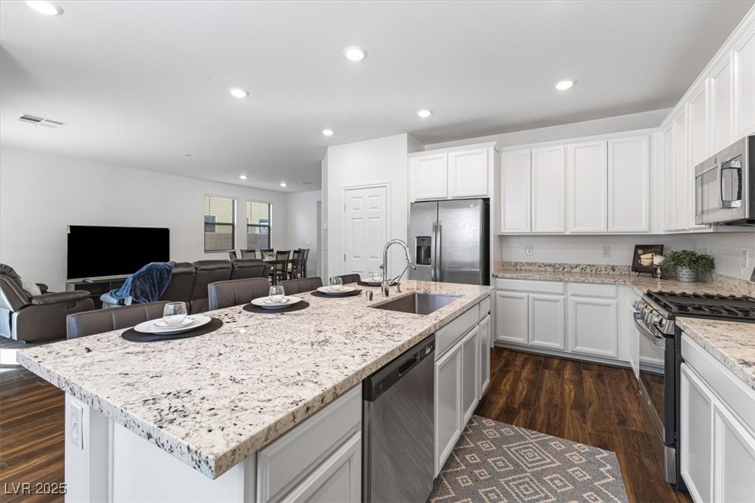 2740 Aldine Court