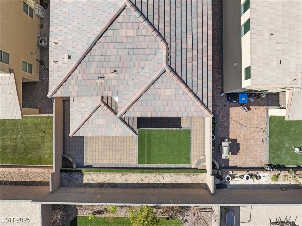 2740 Aldine Court