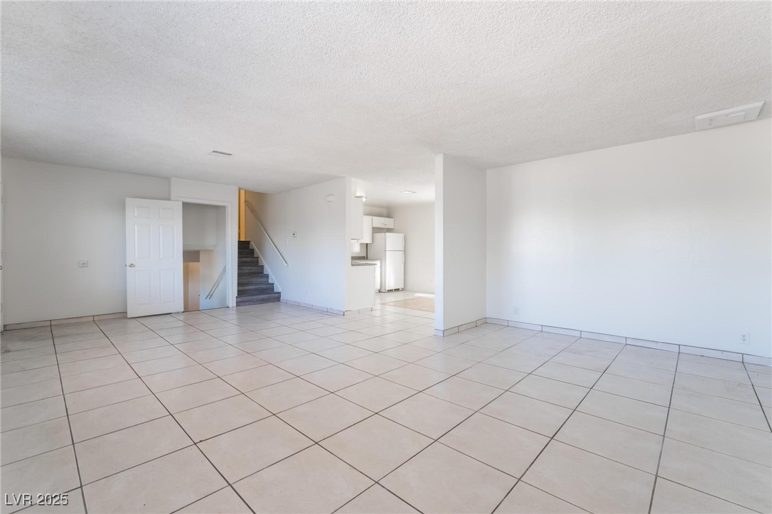 6121 Fairwood Circle