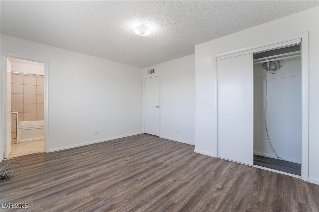 6121 Fairwood Circle