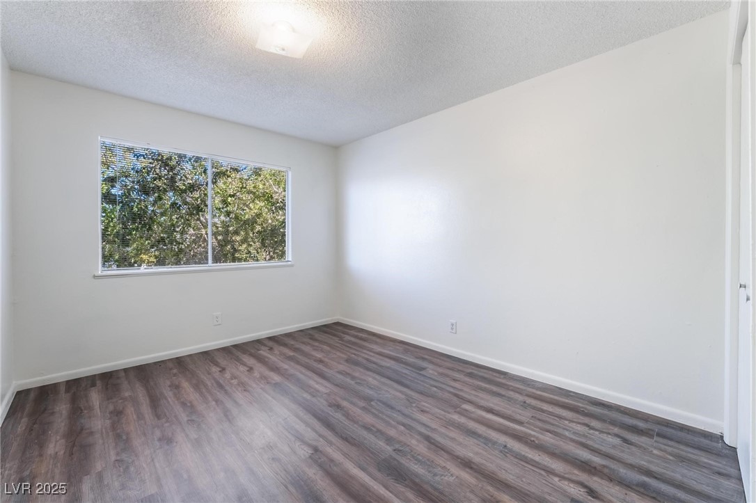 6121 Fairwood Circle