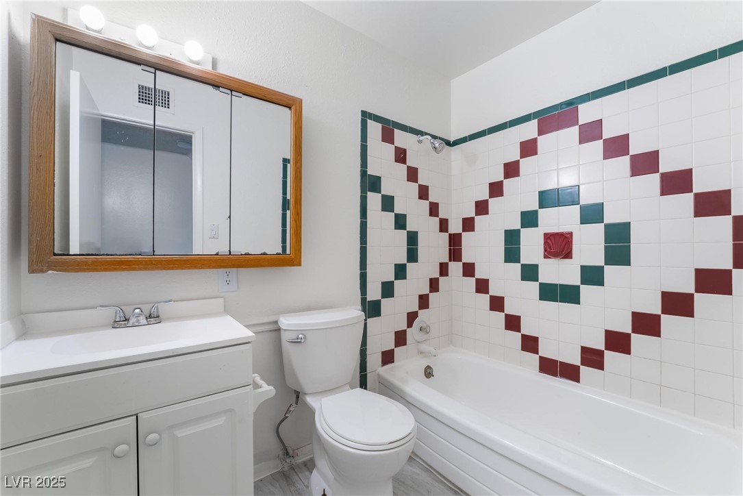 6121 Fairwood Circle