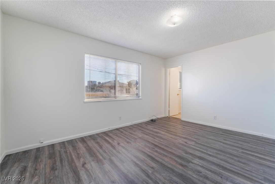 6121 Fairwood Circle