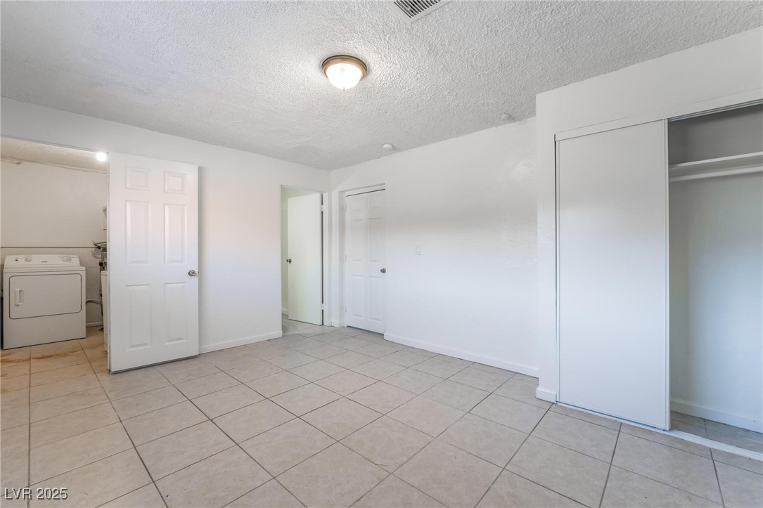 6121 Fairwood Circle