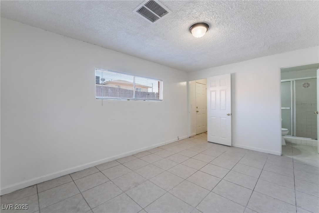 6121 Fairwood Circle