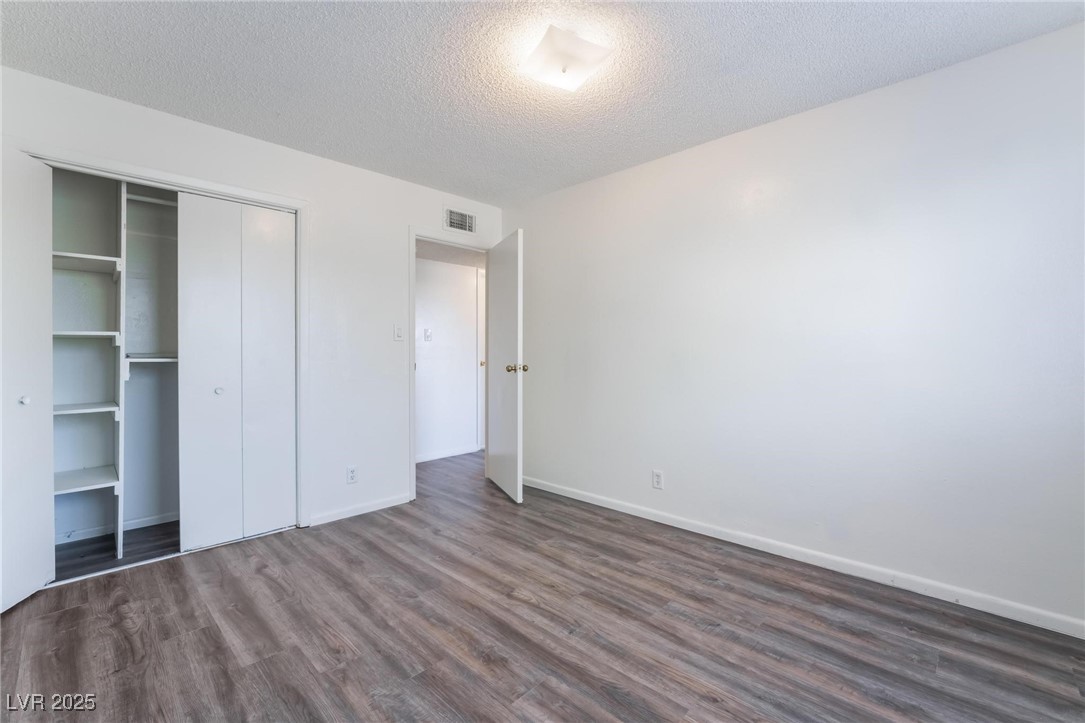 6121 Fairwood Circle