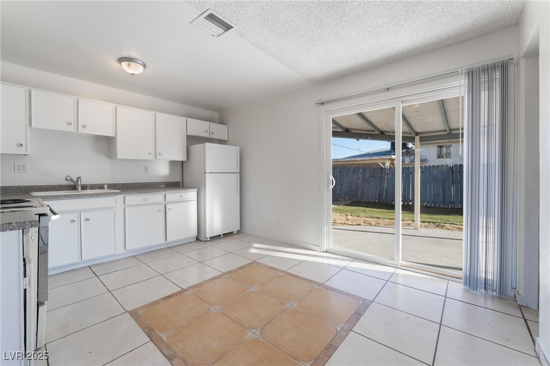 6121 Fairwood Circle