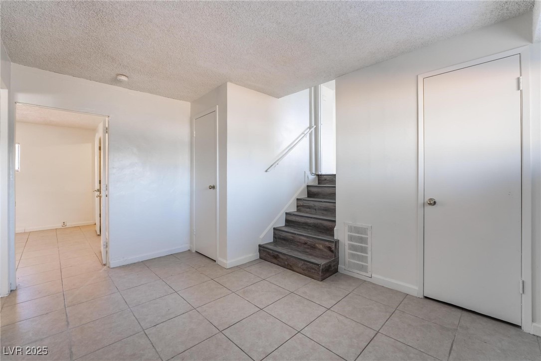 6121 Fairwood Circle