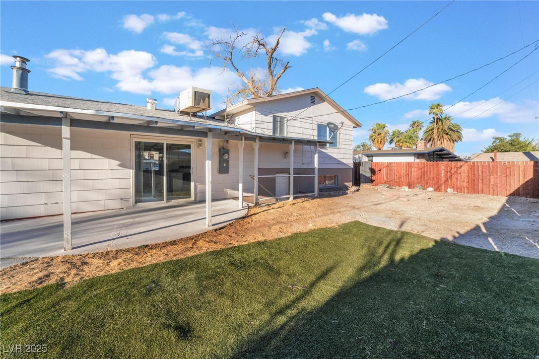 6121 Fairwood Circle