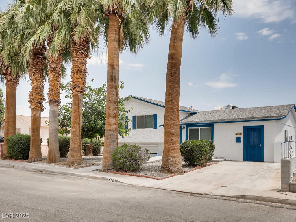 2712 ROYAL Street