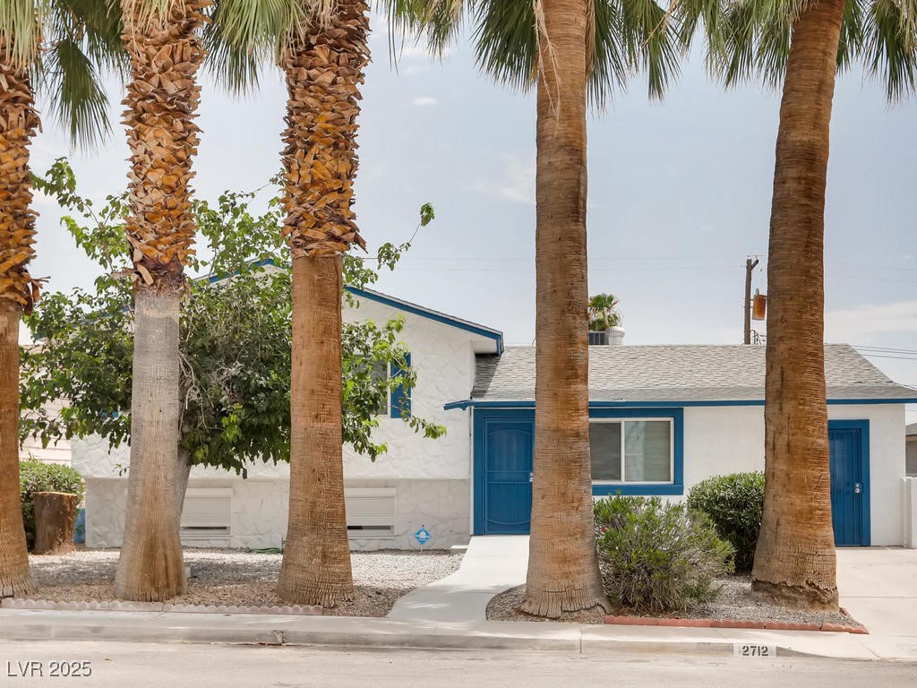 2712 ROYAL Street