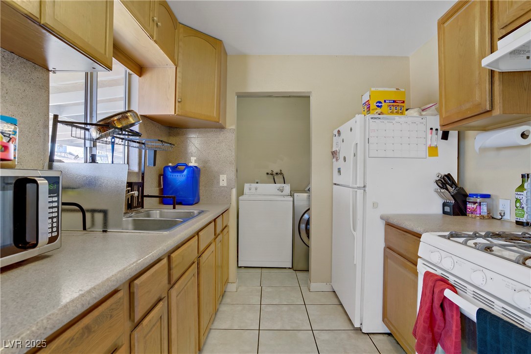 5463 Waltham Lane