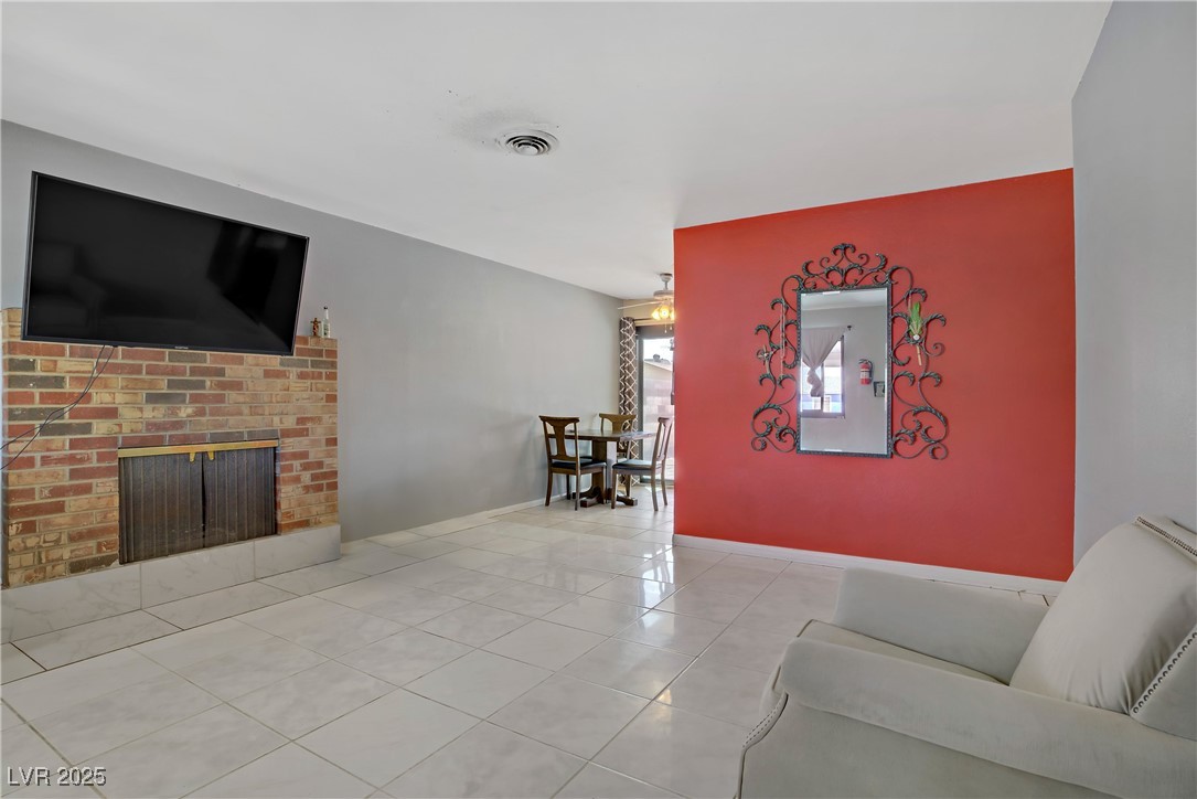 5463 Waltham Lane