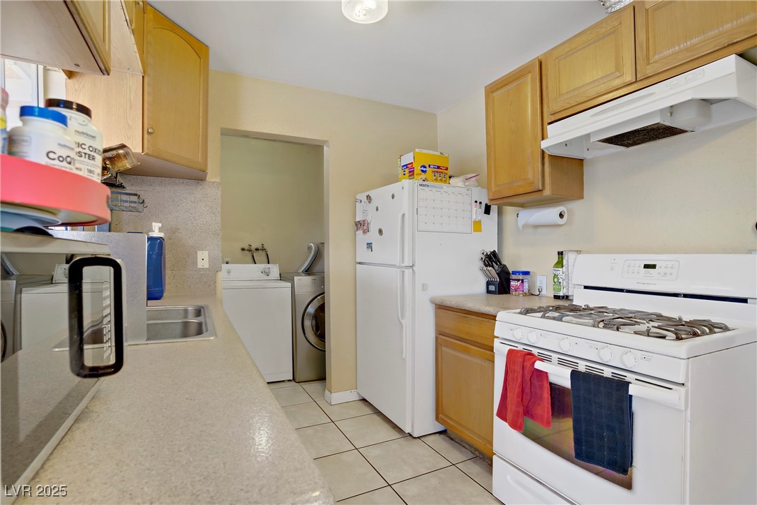 5463 Waltham Lane