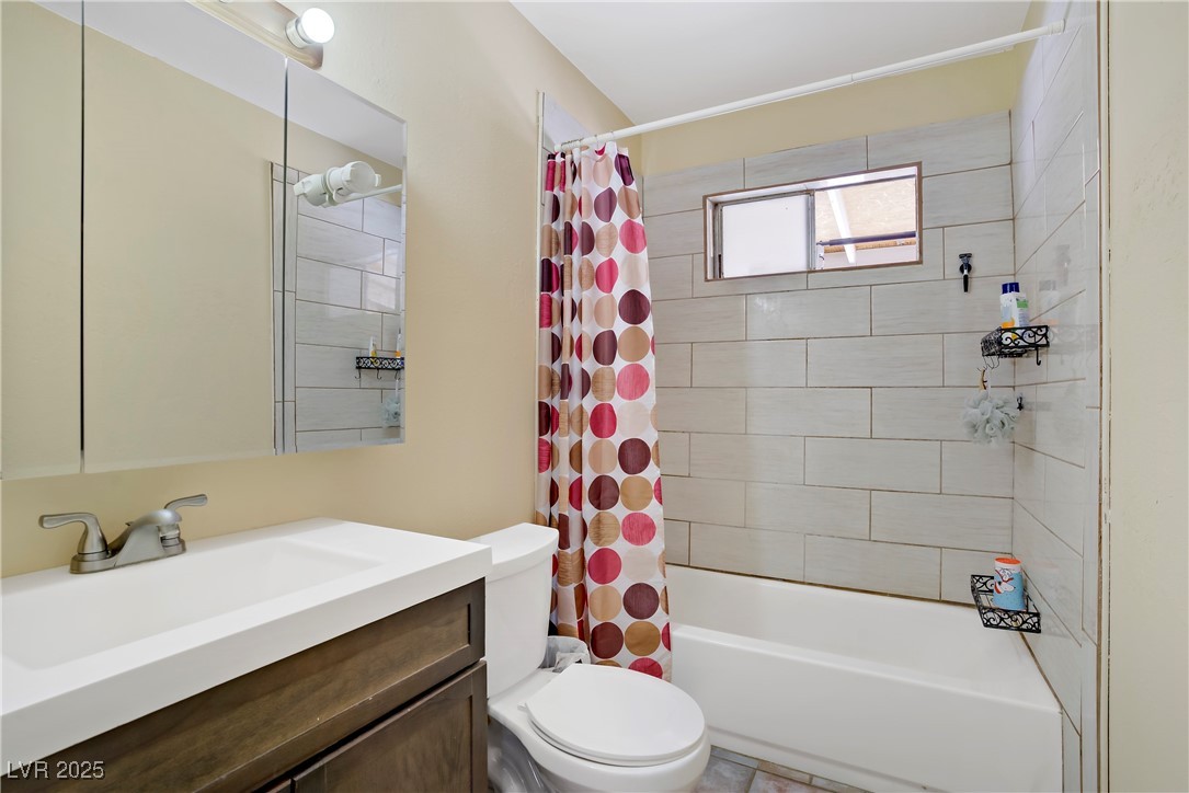 5463 Waltham Lane