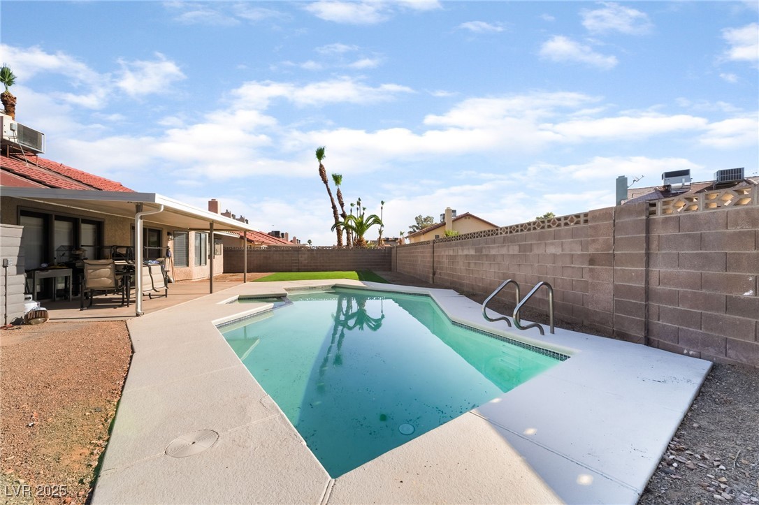 5570 Palm Street