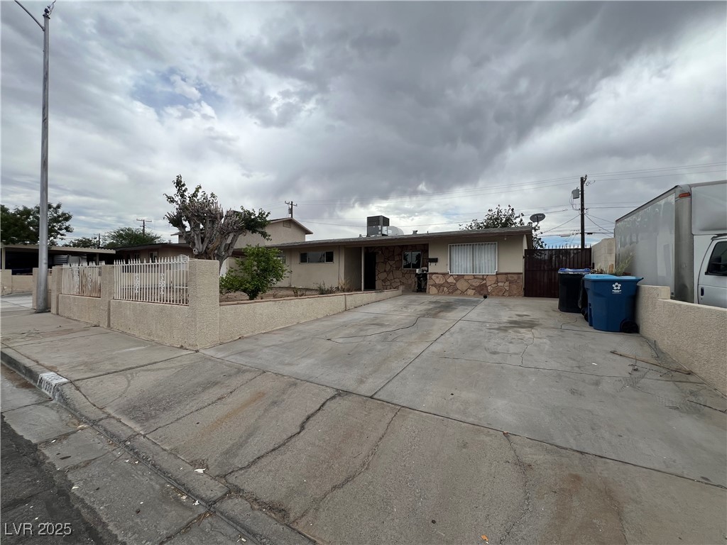 1338 Smoke Tree Avenue