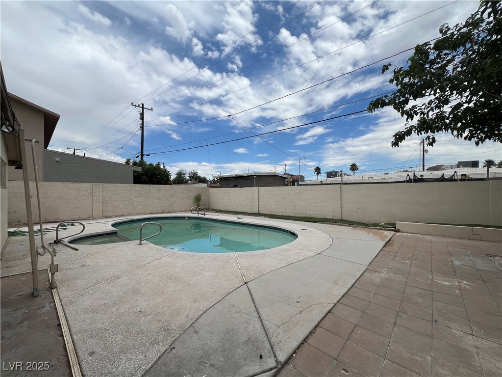 1338 Smoke Tree Avenue