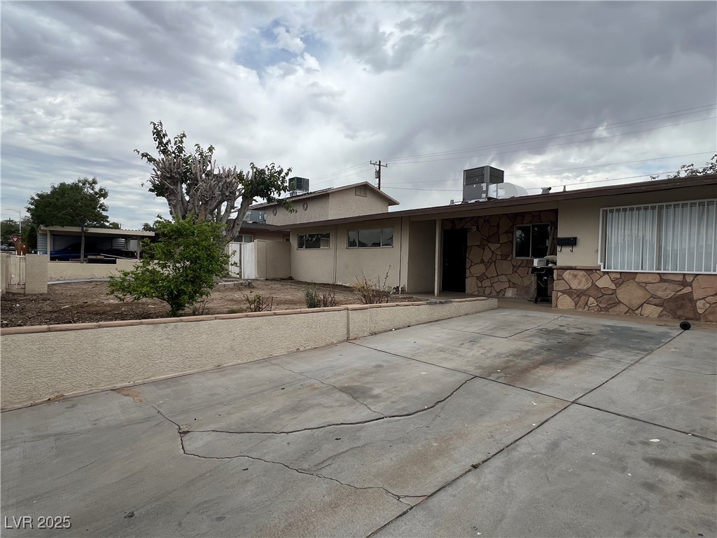 1338 Smoke Tree Avenue