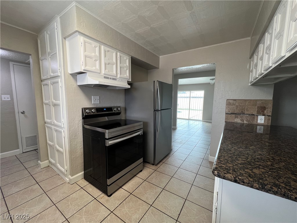 1338 Smoke Tree Avenue