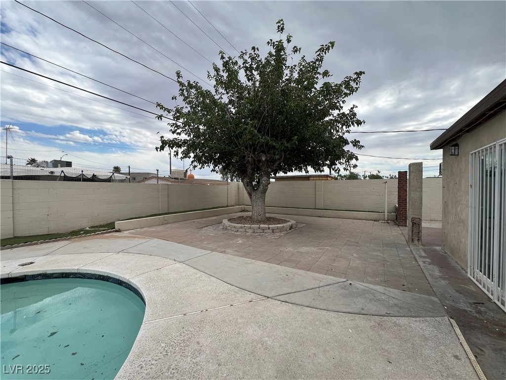 1338 Smoke Tree Avenue