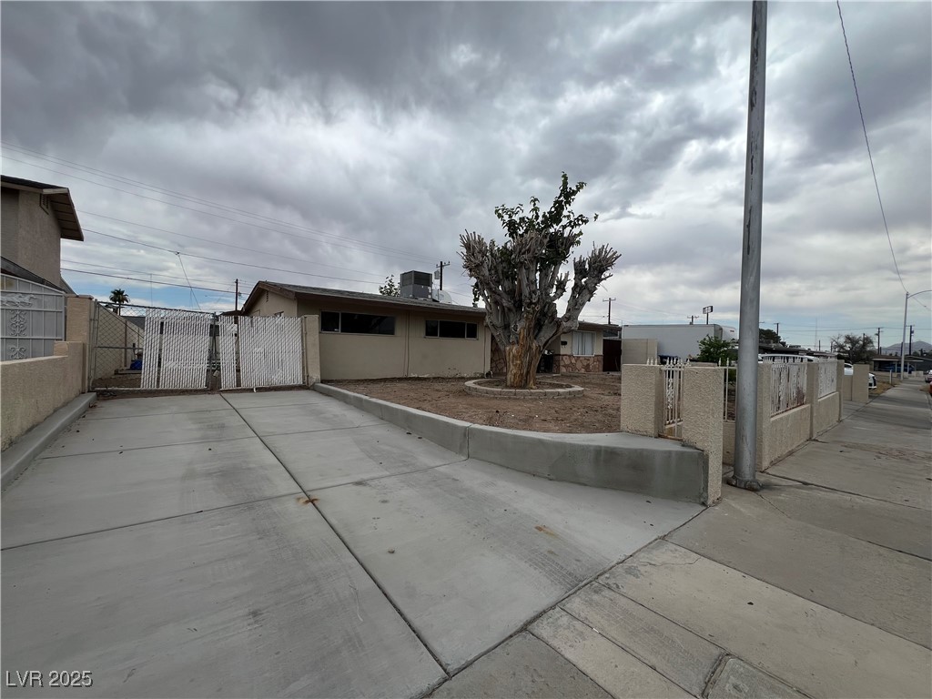 1338 Smoke Tree Avenue