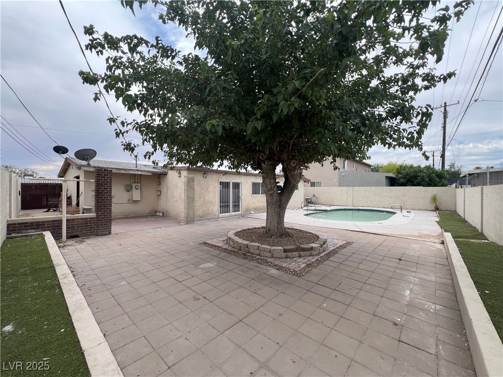 1338 Smoke Tree Avenue