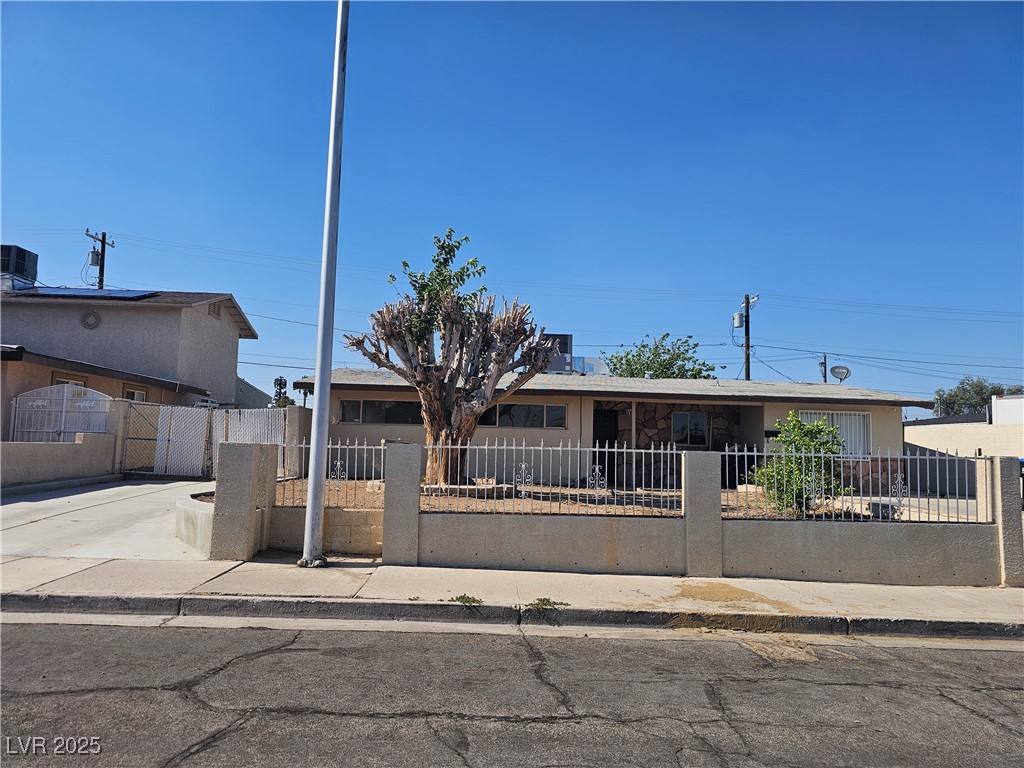 1338 Smoke Tree Avenue