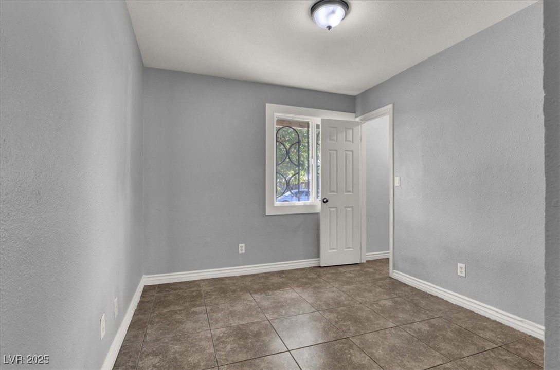 2531 Oak Glen Way