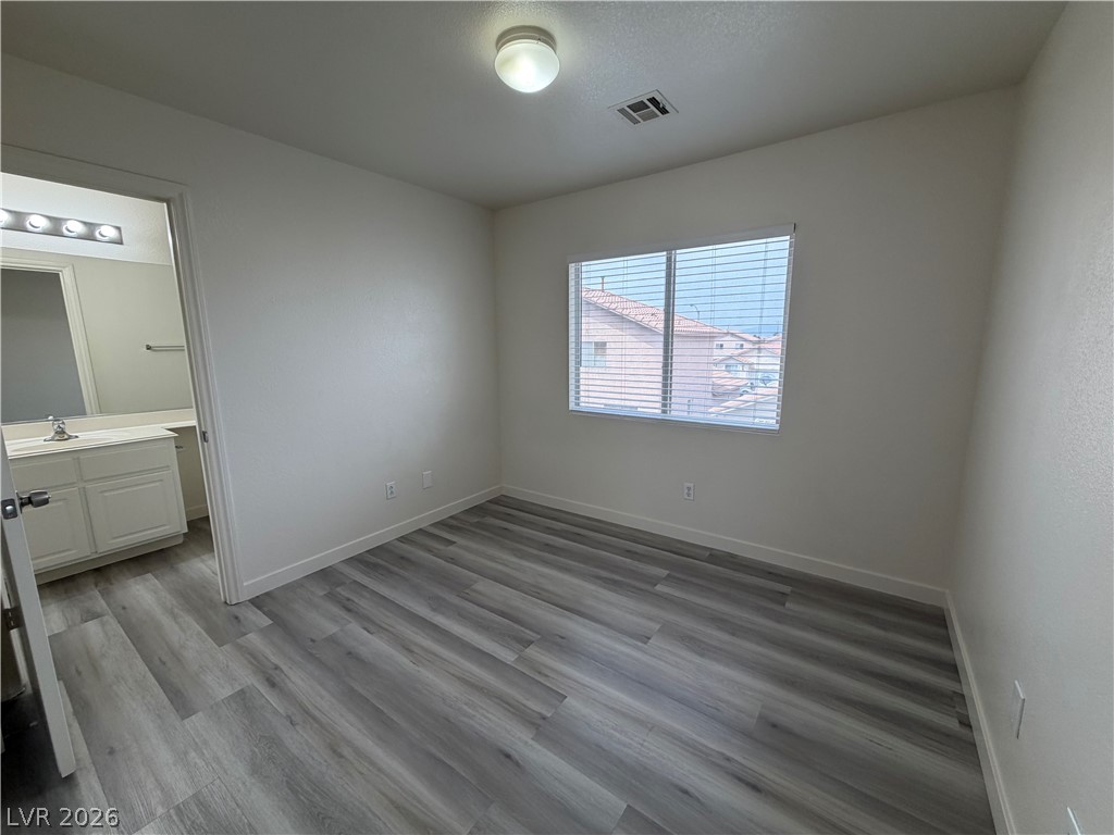 1094 Scarlet Haze Avenue