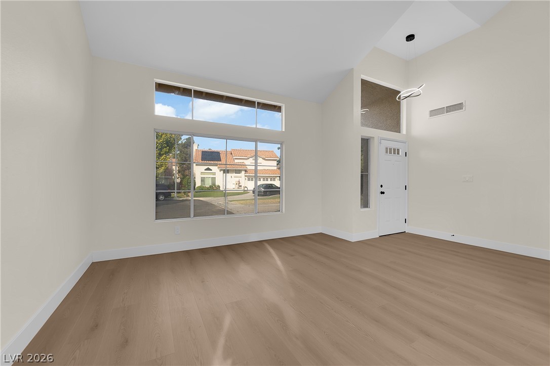 5904 Red Ridge Circle