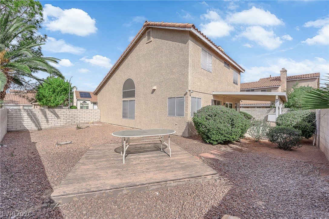 5904 Red Ridge Circle