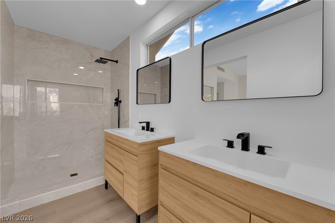5904 Red Ridge Circle