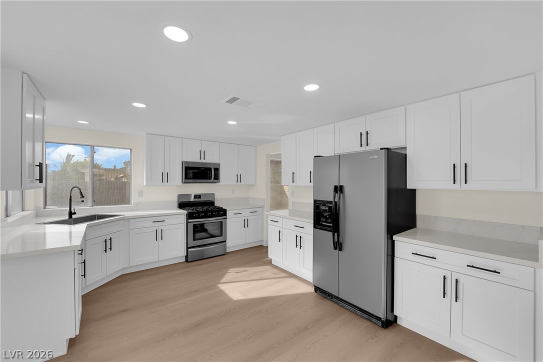 5904 Red Ridge Circle