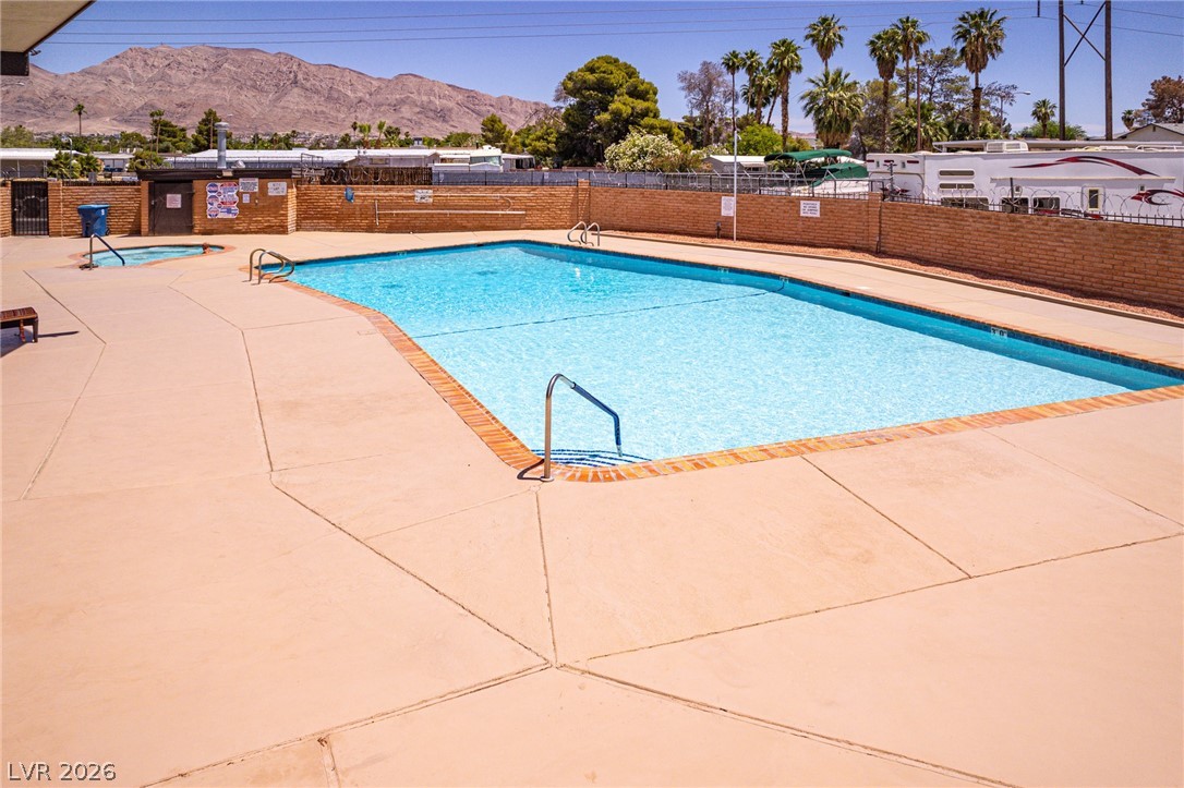 5423 North Sir Richard Drive
