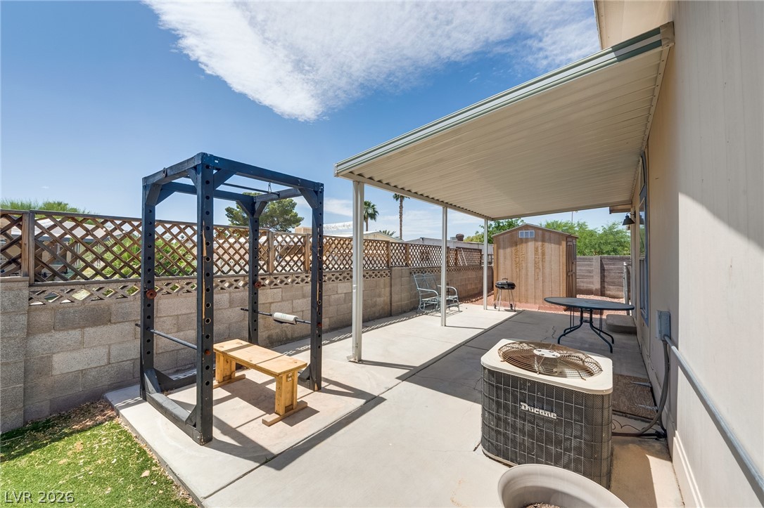 5423 North Sir Richard Drive