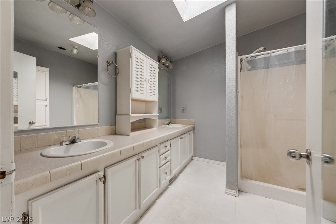 5423 North Sir Richard Drive