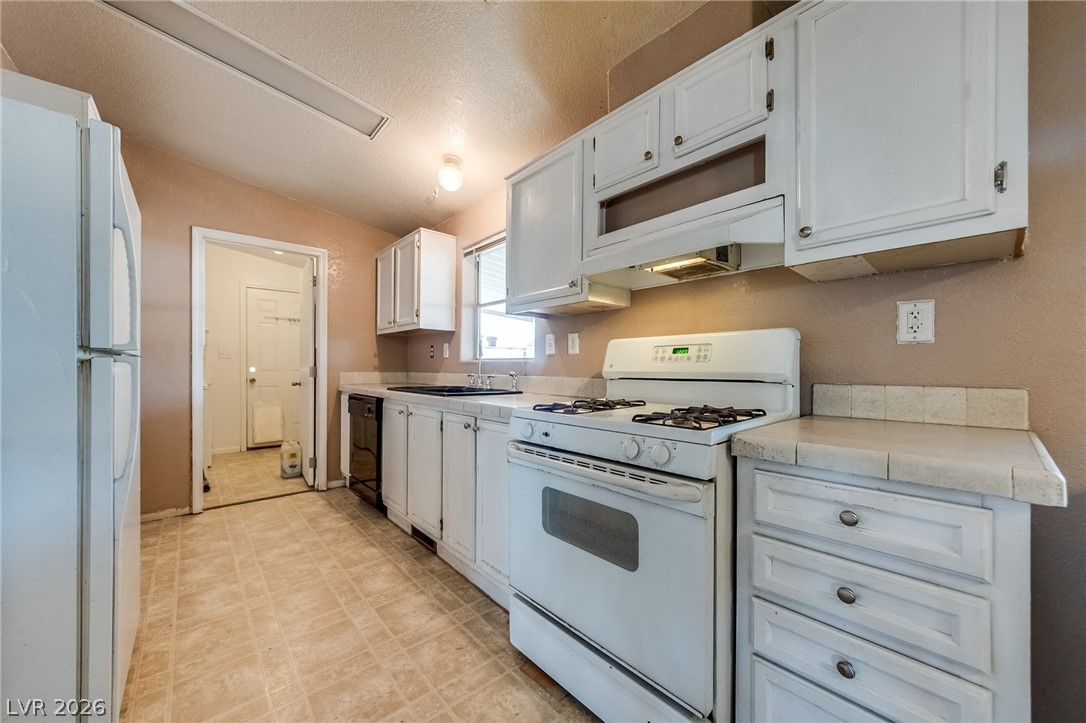 5423 North Sir Richard Drive