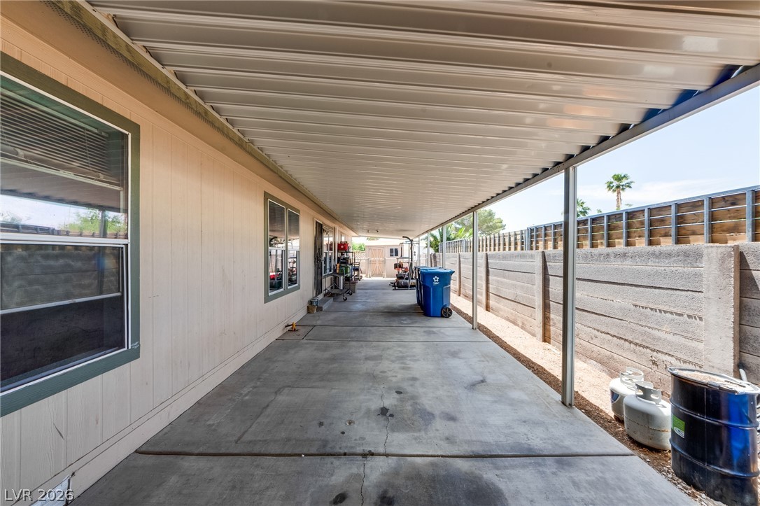 5423 North Sir Richard Drive